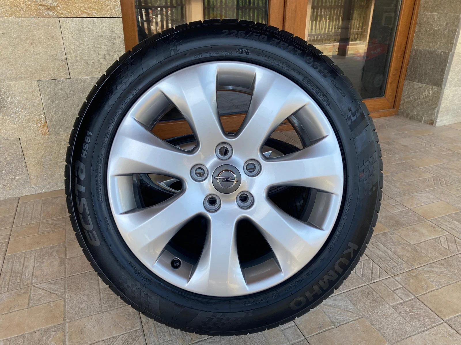 Гуми с джанти Kumho 225/50R17, снимка 7 - Гуми и джанти - 55104282