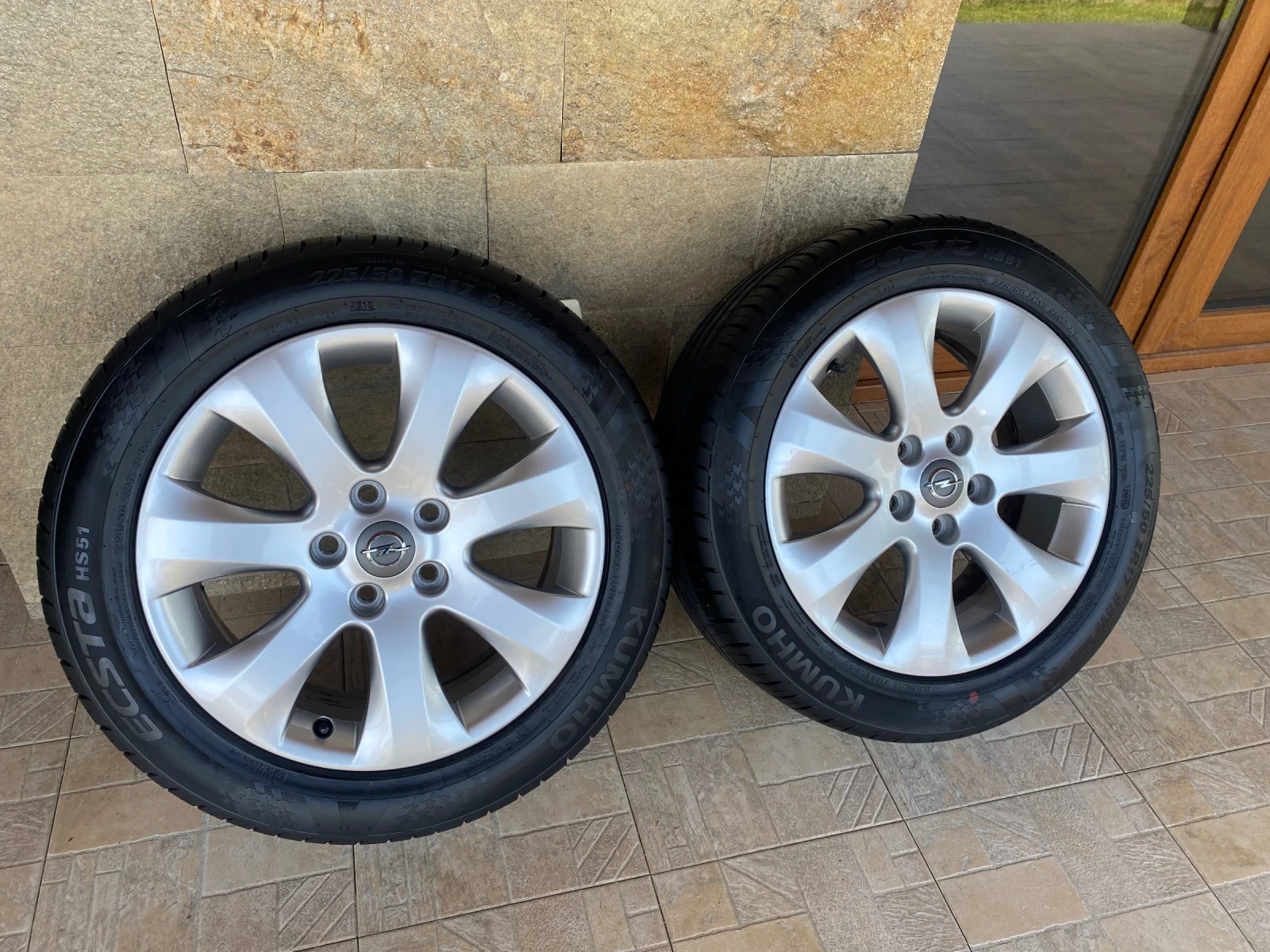 Гуми с джанти Kumho 225/50R17, снимка 4 - Гуми и джанти - 55104282