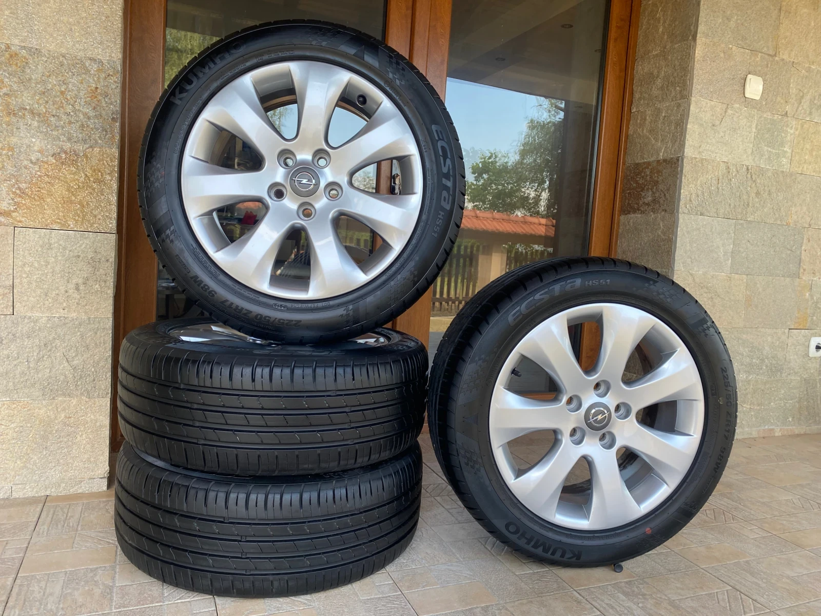 Гуми с джанти Kumho 225/50R17