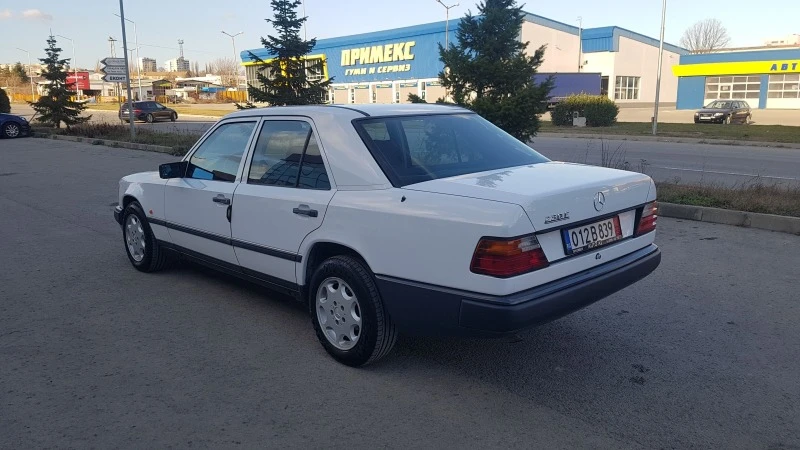 Mercedes-Benz 124 230Е, снимка 5 - Автомобили и джипове - 39129768