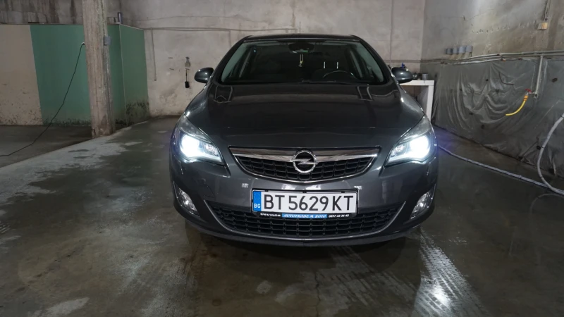 Opel Astra 1.7 CDTI, снимка 1 - Автомобили и джипове - 48013409