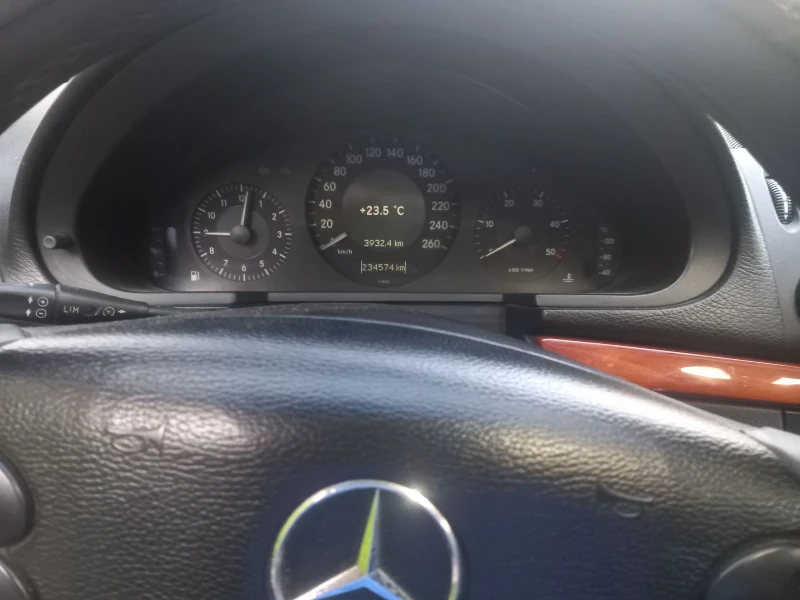 Mercedes-Benz E 200 200 CDi, снимка 8 - Автомобили и джипове - 47640608