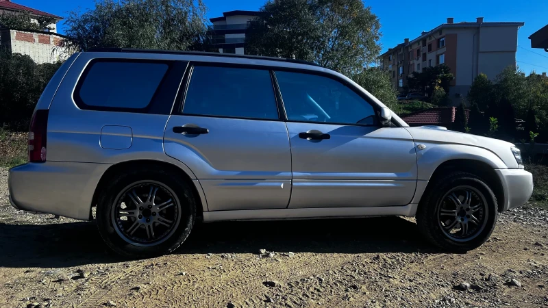 Subaru Forester Комби, снимка 6 - Автомобили и джипове - 48399894