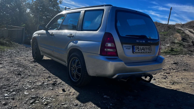 Subaru Forester Комби, снимка 7 - Автомобили и джипове - 48399894