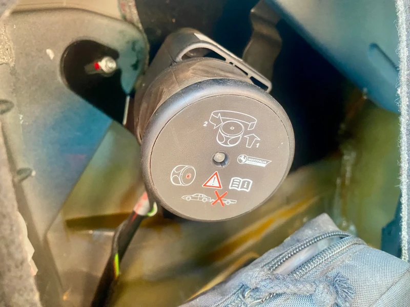 Mercedes-Benz C 220 Уникат, снимка 10 - Автомобили и джипове - 49964303