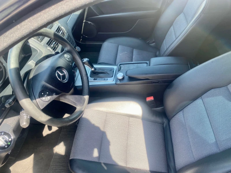 Mercedes-Benz C 220 Уникат, снимка 5 - Автомобили и джипове - 49964303