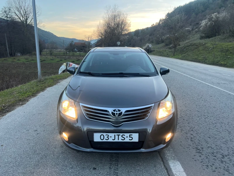 Toyota Avensis 1.8* Бензин* Автоматик* Холандия, снимка 2 - Автомобили и джипове - 52204445