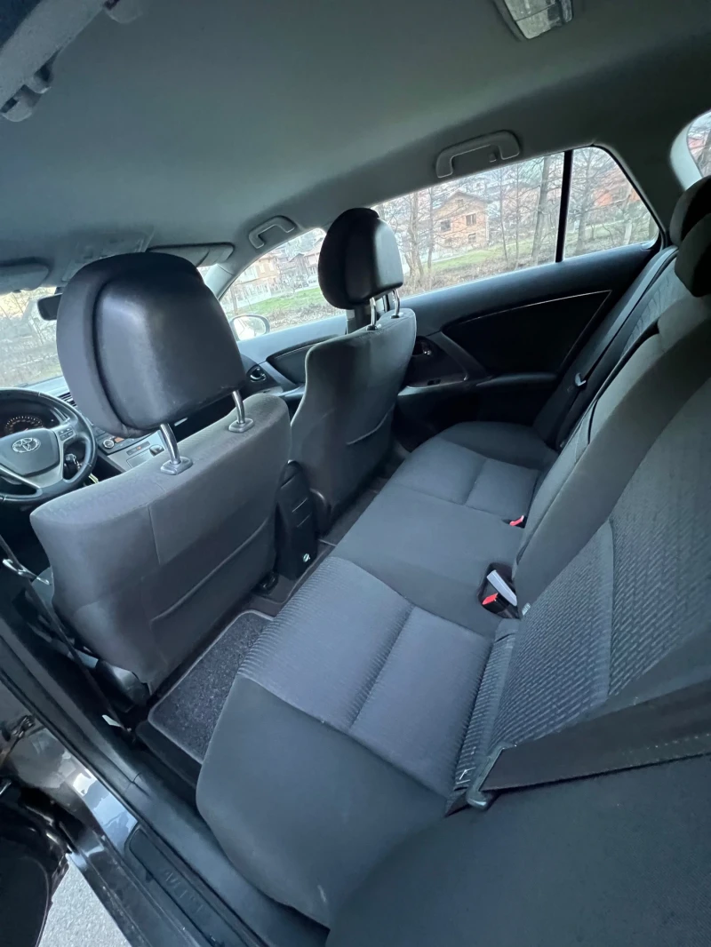 Toyota Avensis 1.8* Бензин* Автоматик* Холандия, снимка 10 - Автомобили и джипове - 52204445