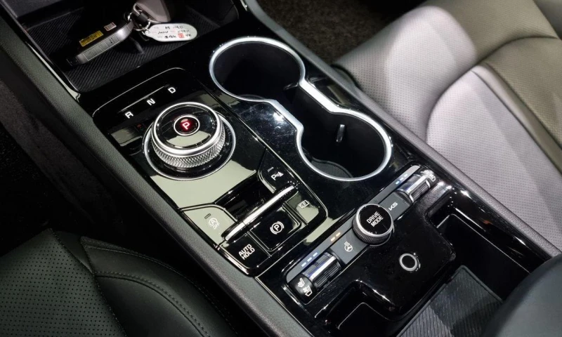 Kia K5 2.0 Noblesse * НАЙ-ДОБРА ЦЕНА В БЪЛГАРИЯ* , снимка 9 - Автомобили и джипове - 52357552