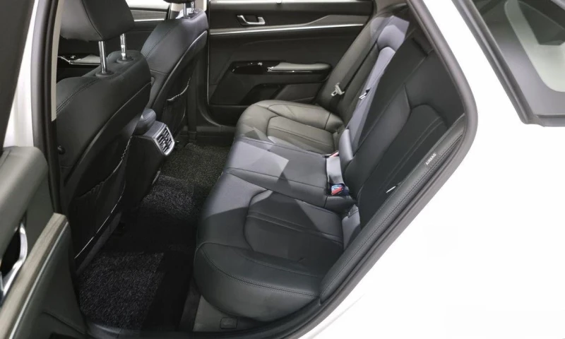 Kia K5 2.0 Noblesse * НАЙ-ДОБРА ЦЕНА В БЪЛГАРИЯ* , снимка 12 - Автомобили и джипове - 52357552