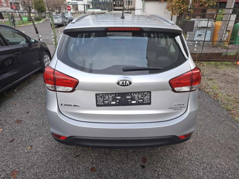Kia Carens 1.7 7 места, снимка 5 - Автомобили и джипове - 52490640