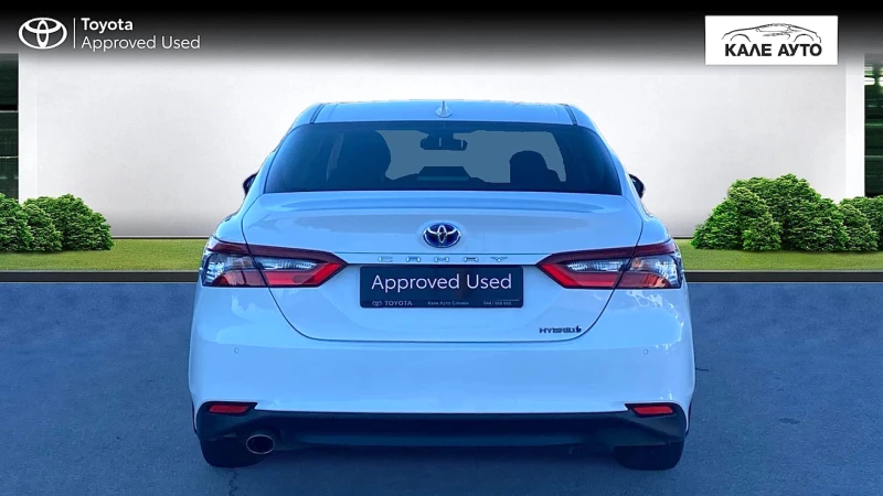 Toyota Camry 2.5 HEV Executive, снимка 4 - Автомобили и джипове - 52526088