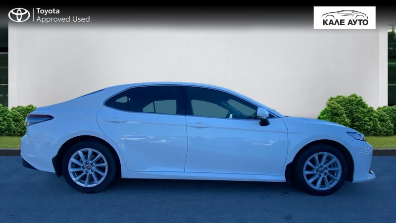Toyota Camry 2.5 HEV Executive, снимка 7 - Автомобили и джипове - 52526088