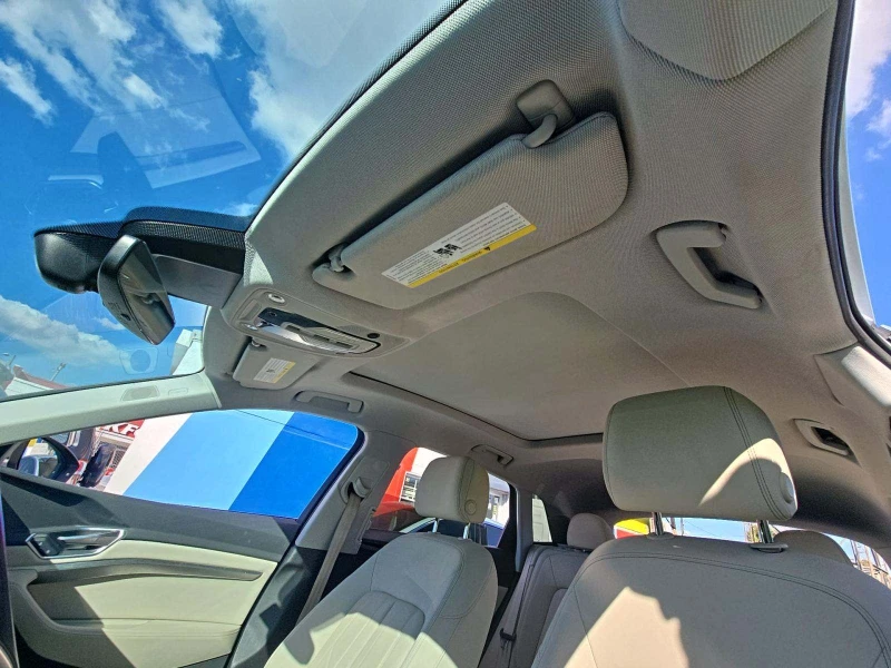 Audi E-Tron Premium Plus, снимка 11 - Автомобили и джипове - 53211574