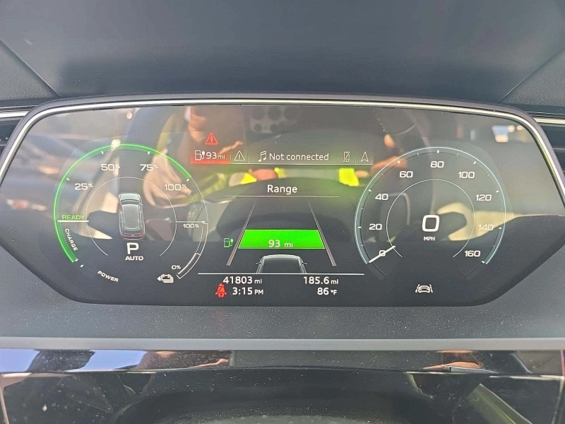 Audi E-Tron Premium Plus, снимка 6 - Автомобили и джипове - 53211574