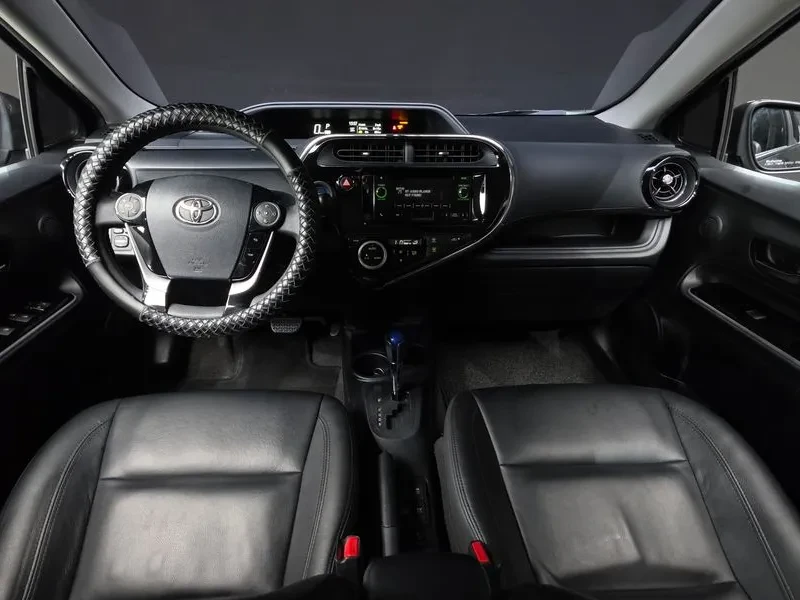 Toyota Prius C 1.5 Хибрид, снимка 3 - Автомобили и джипове - 55643662