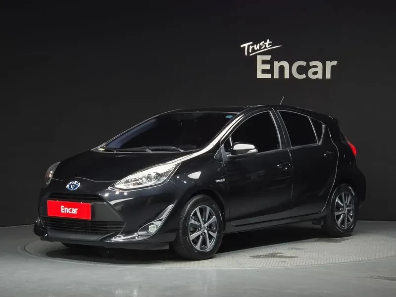 Toyota Prius C 1.5 Хибрид