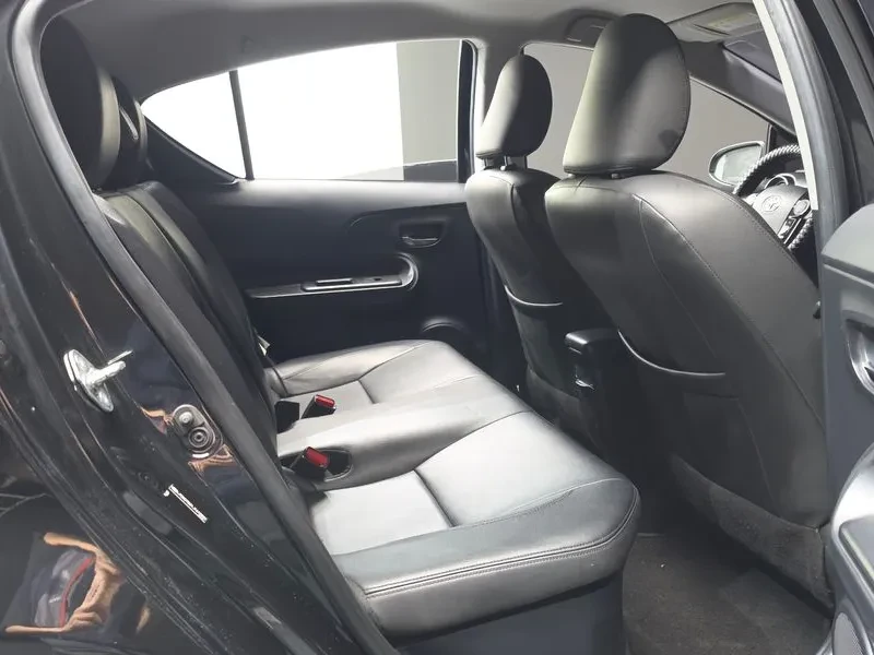 Toyota Prius C 1.5 Хибрид, снимка 9 - Автомобили и джипове - 55643662