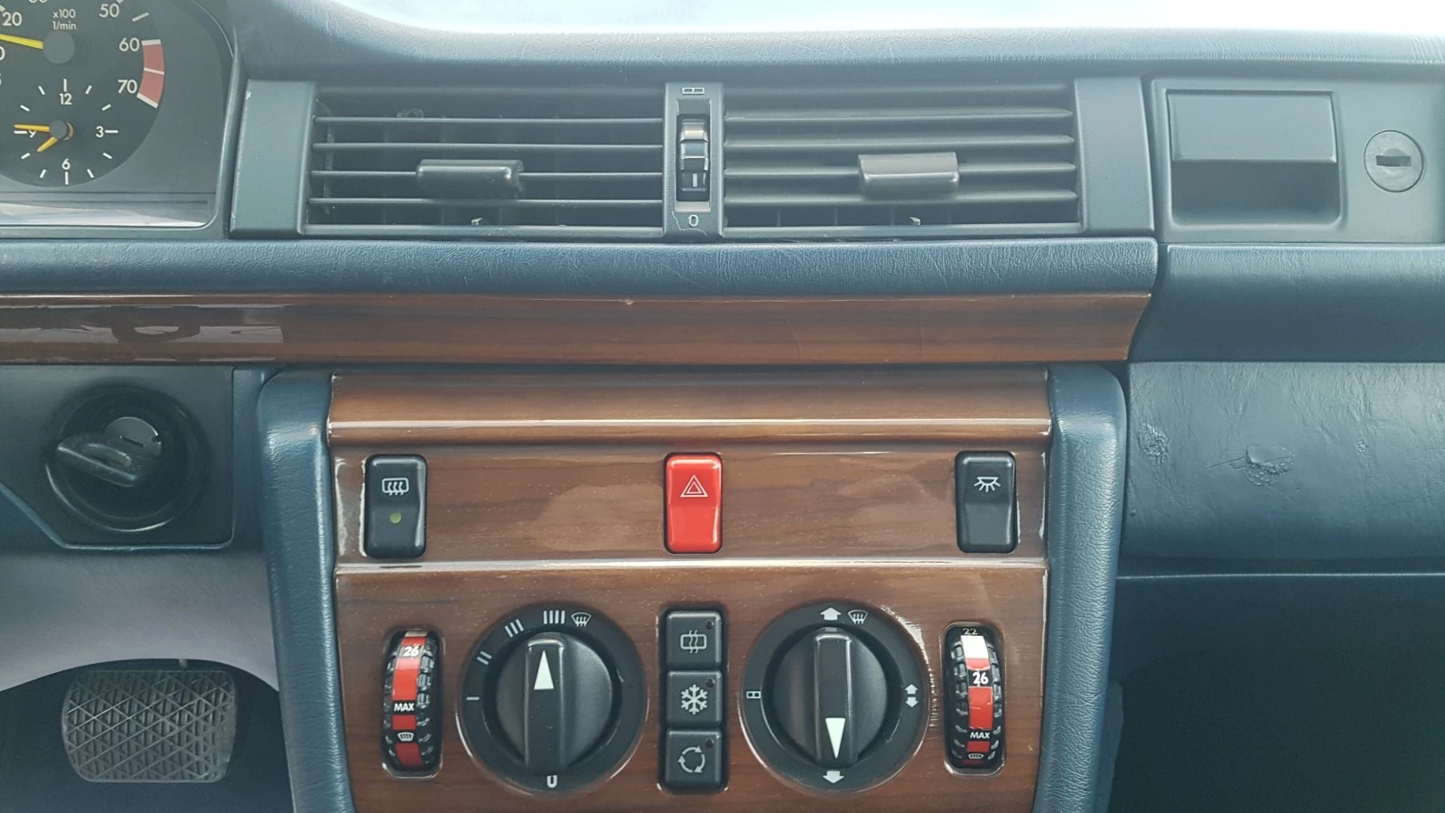 Mercedes-Benz 124 230Е | Mobile.bg — изображение 15