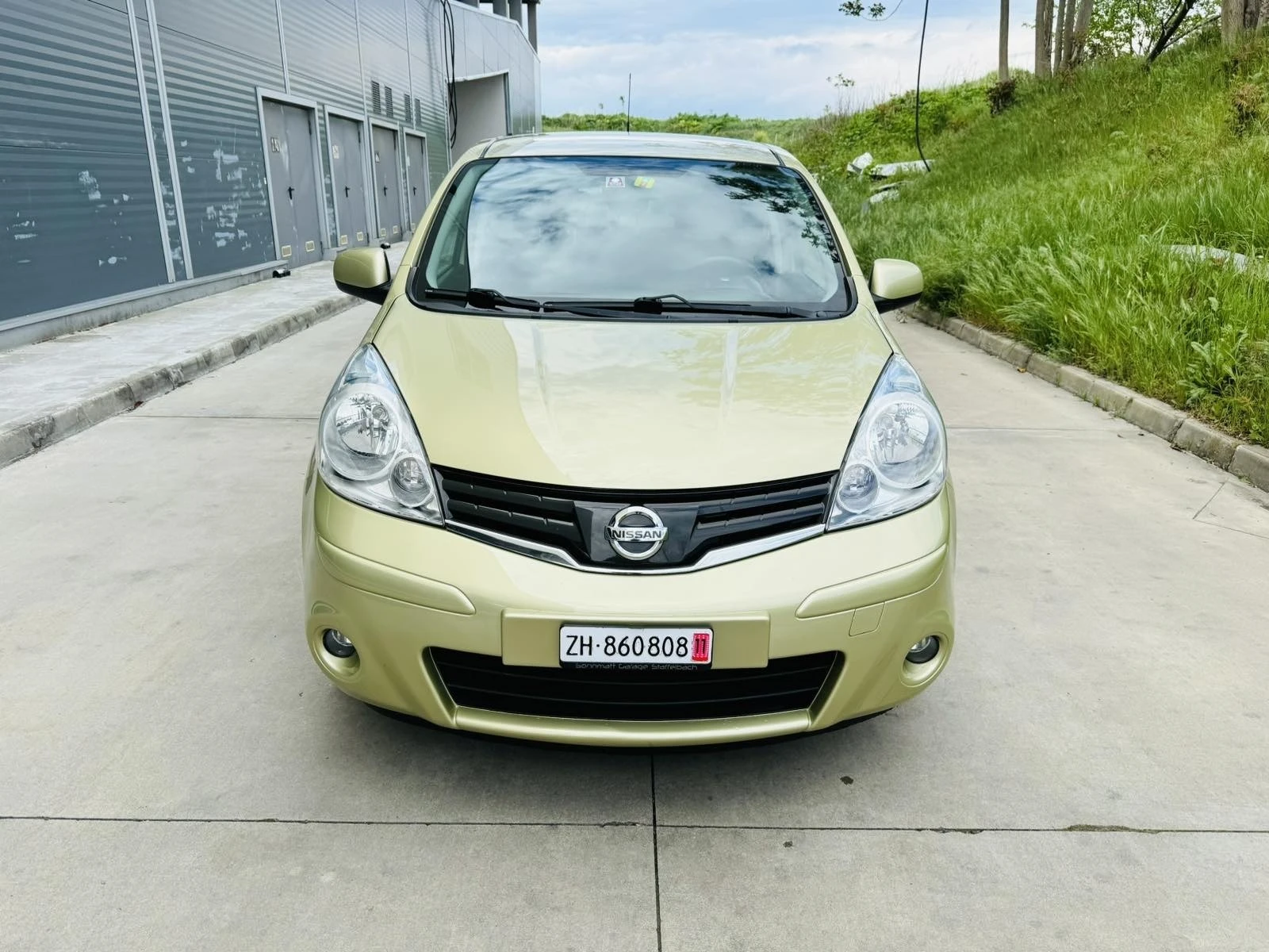 Nissan Note 1.6i Automat - изображение 3