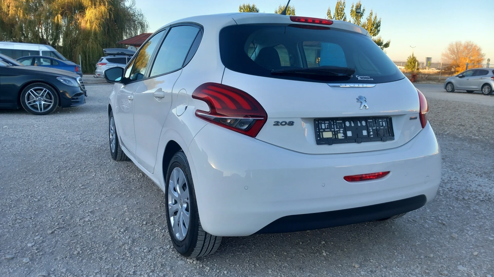 Peugeot 208 1.6HDI-EURO6 - изображение 3