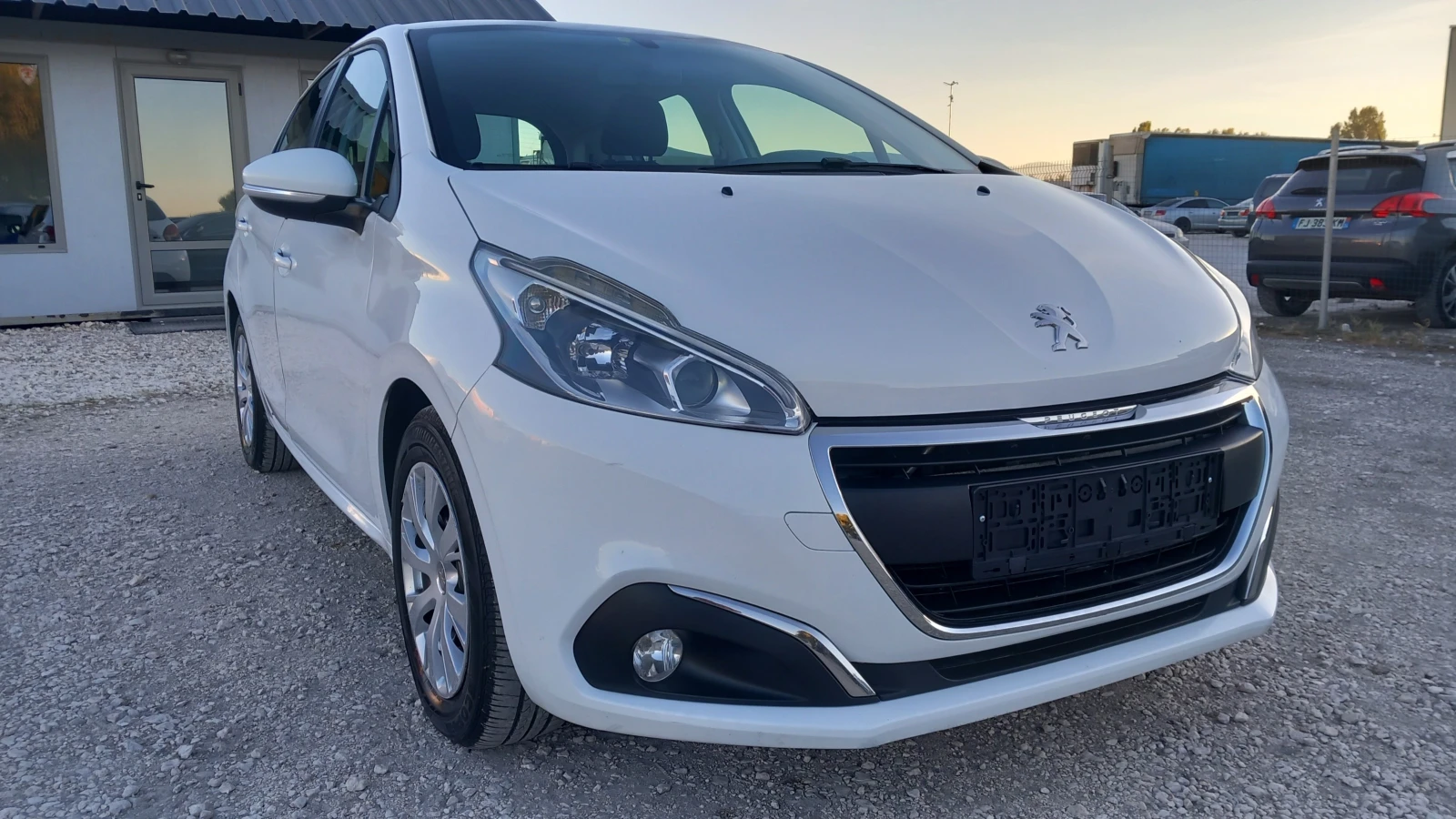 Peugeot 208 1.6HDI-EURO6 - изображение 2