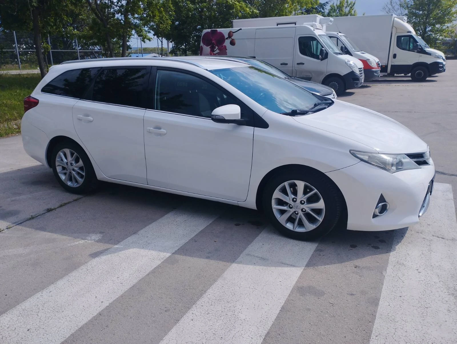 Toyota Auris  - изображение 2