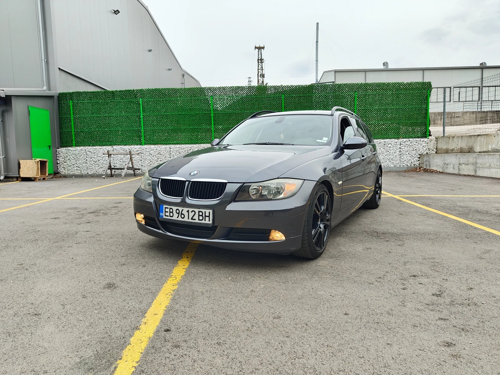 BMW 318 e91 - изображение 2