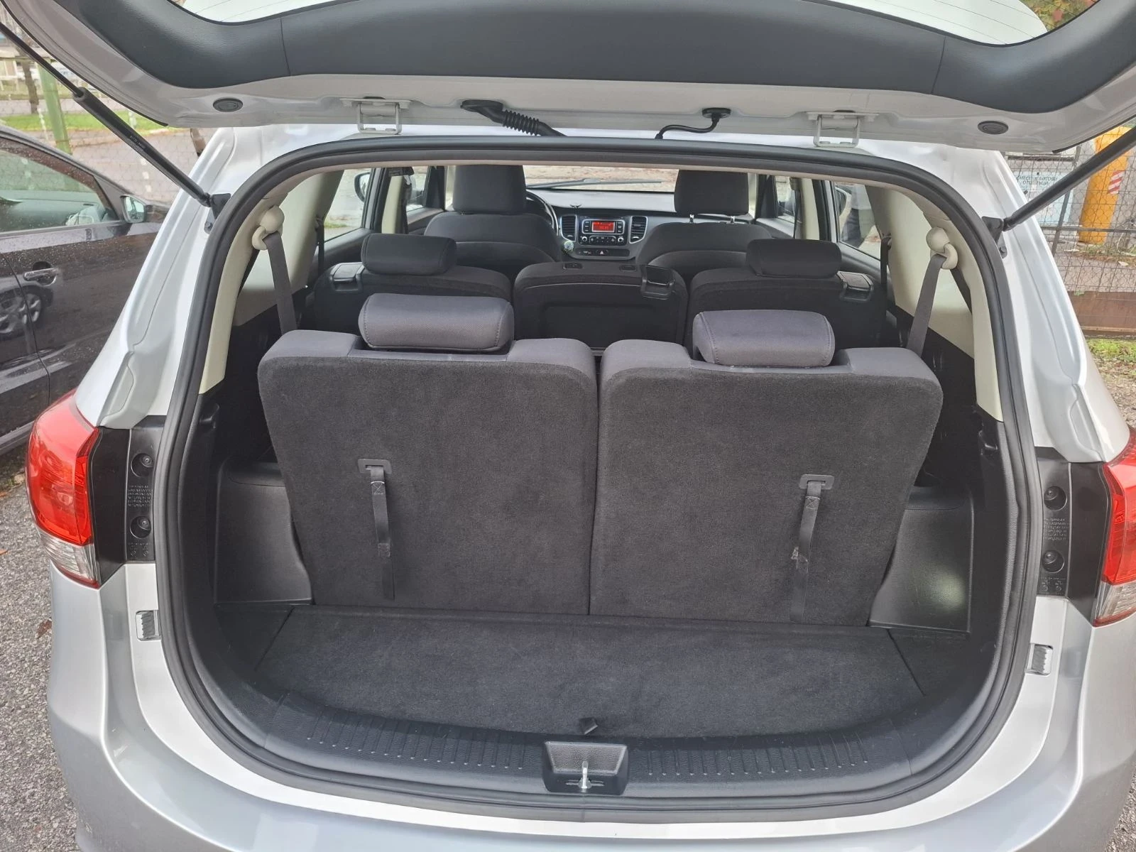 Kia Carens 1.7 7  | Mobile.bg   13