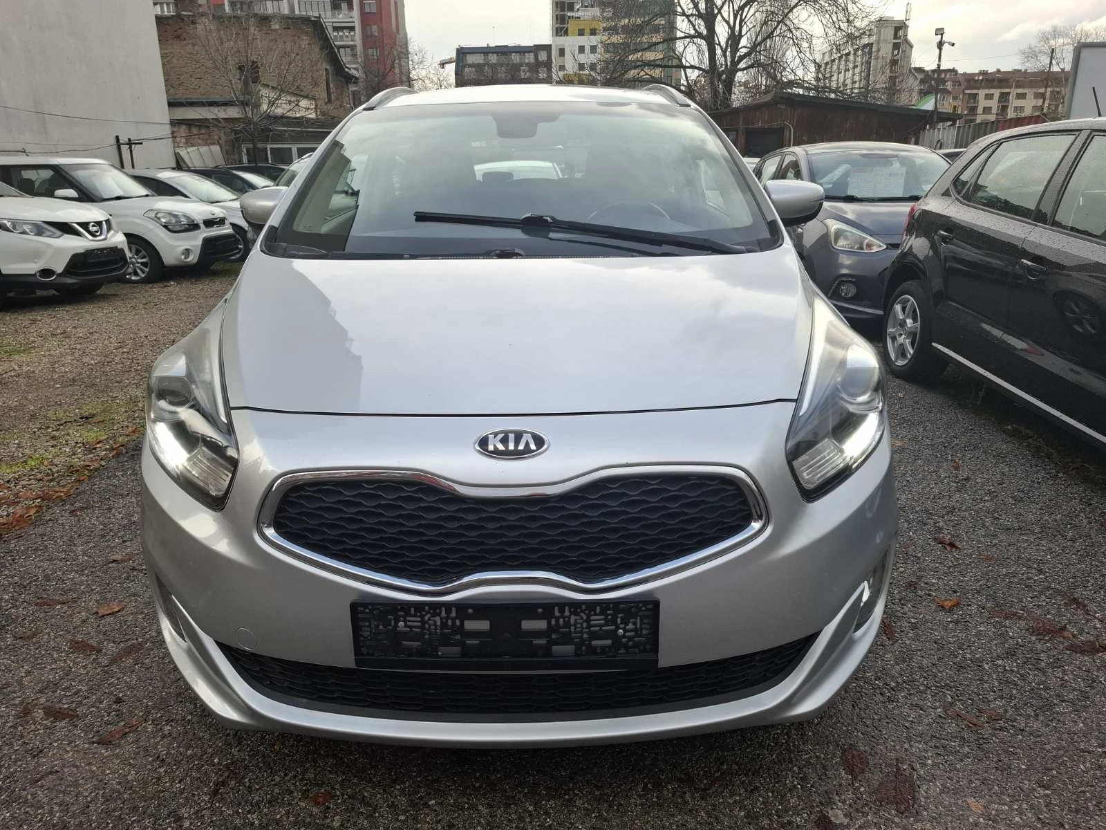 Kia Carens 1.7 7  | Mobile.bg   1