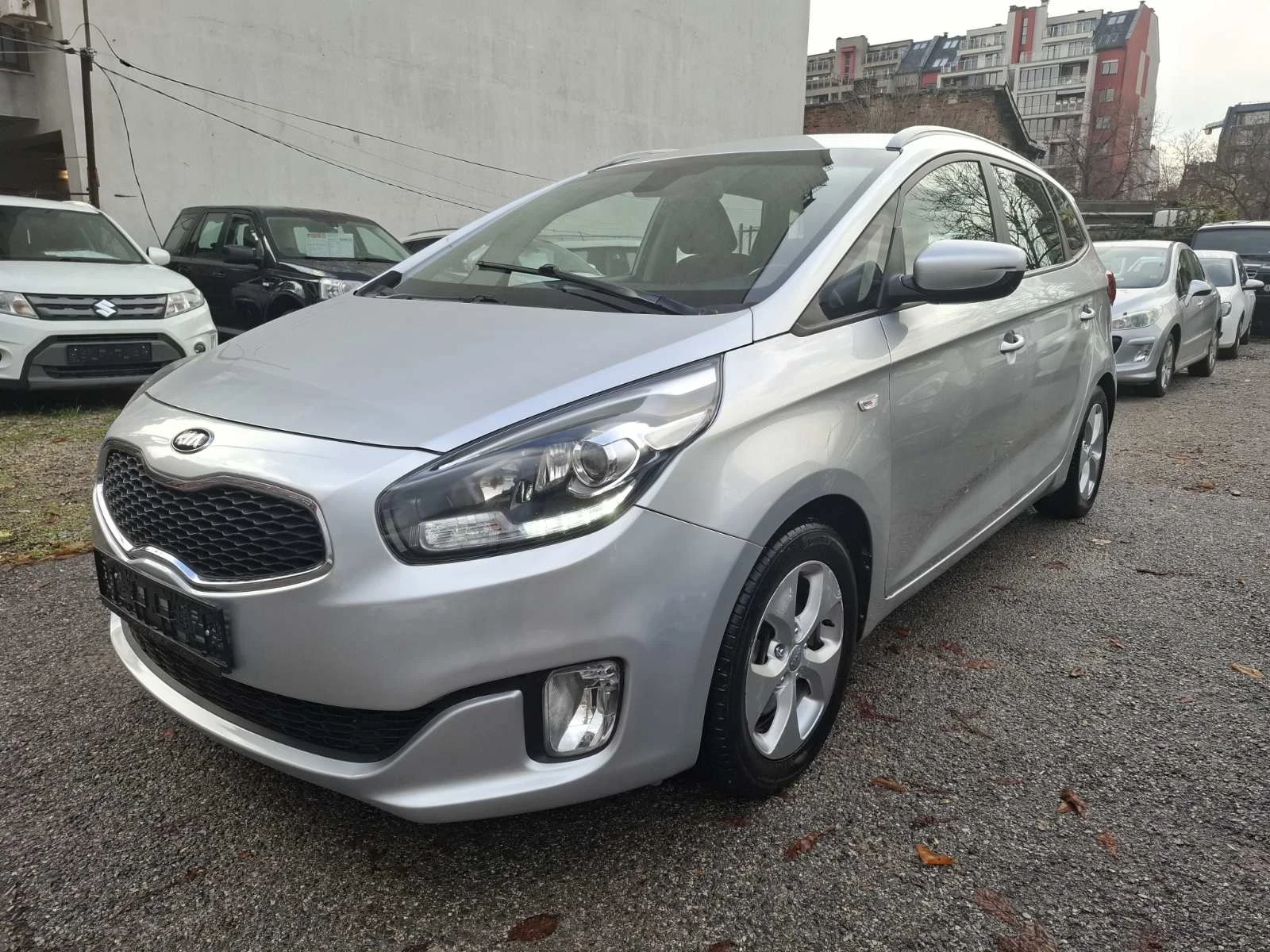 Kia Carens 1.7 7  | Mobile.bg   2