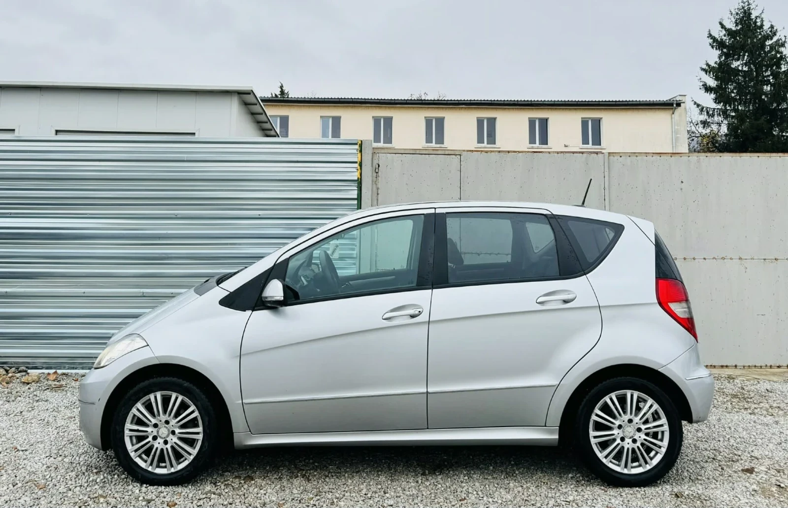 Mercedes-Benz A 180 АВТОМАТ* НАВИГАЦИЯ  - изображение 4