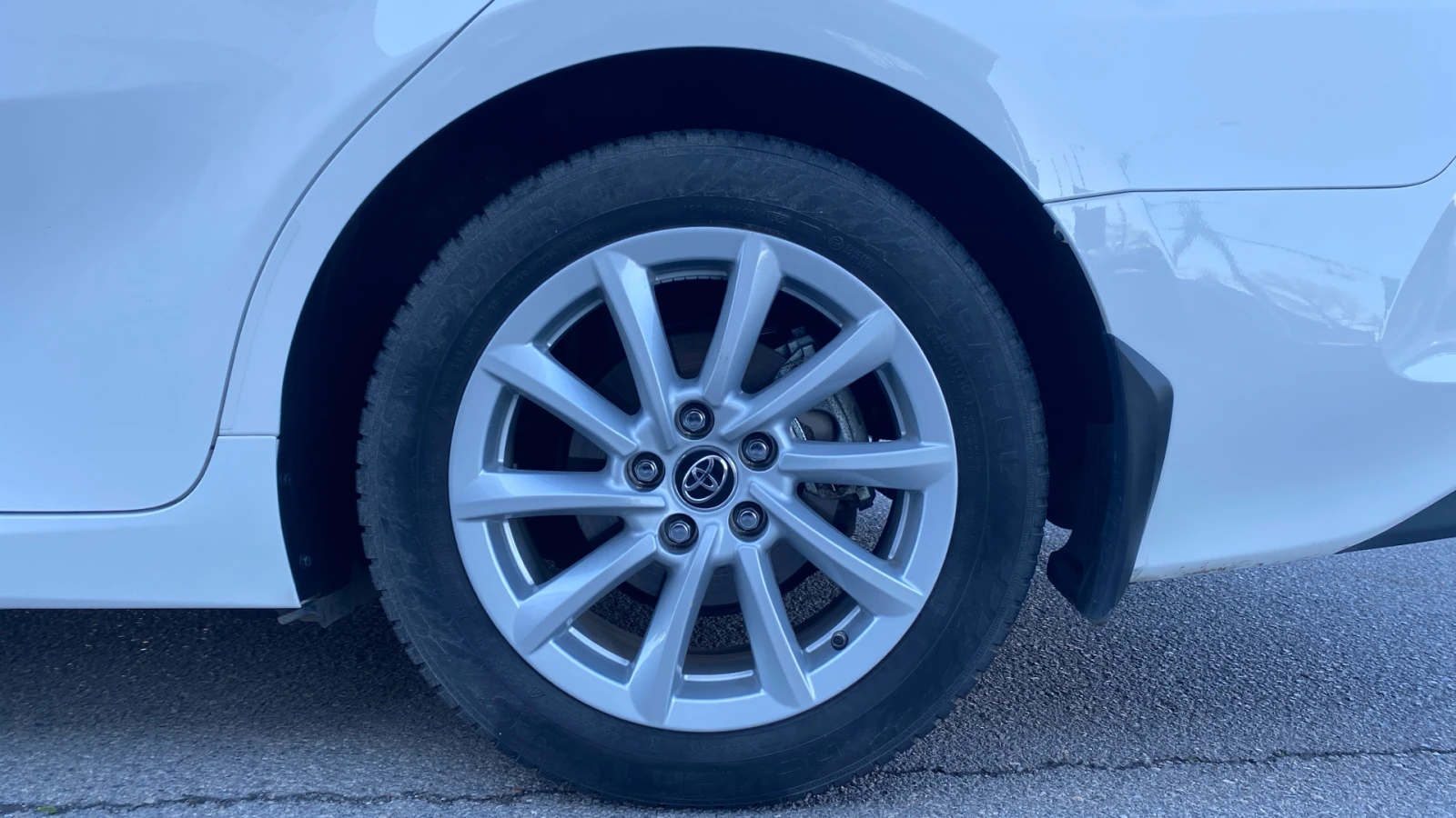 Toyota Camry 2.5 HEV Executive - изображение 6