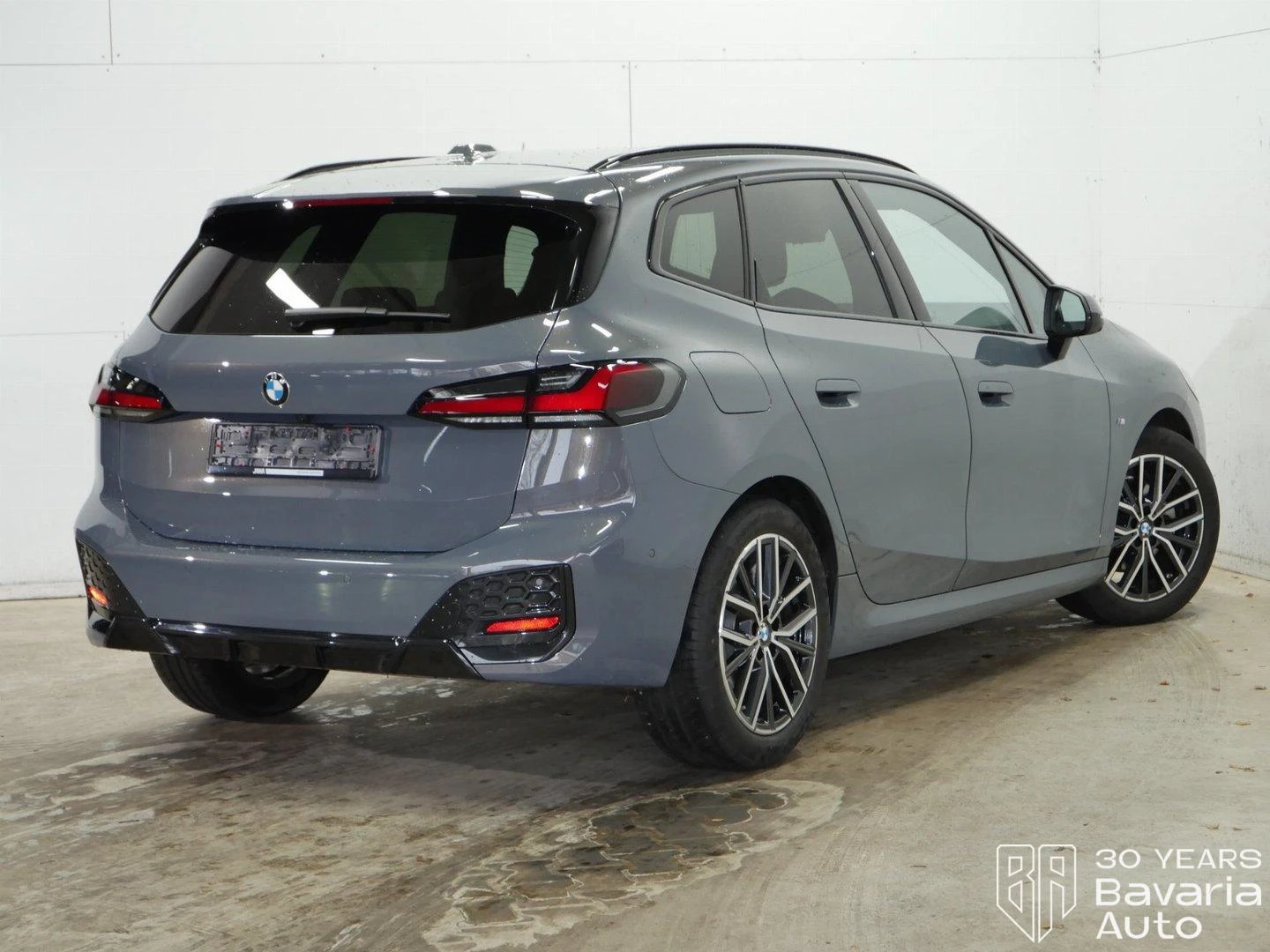 BMW 218 i Active Tourer M Sport Paket Steptronic - изображение 3