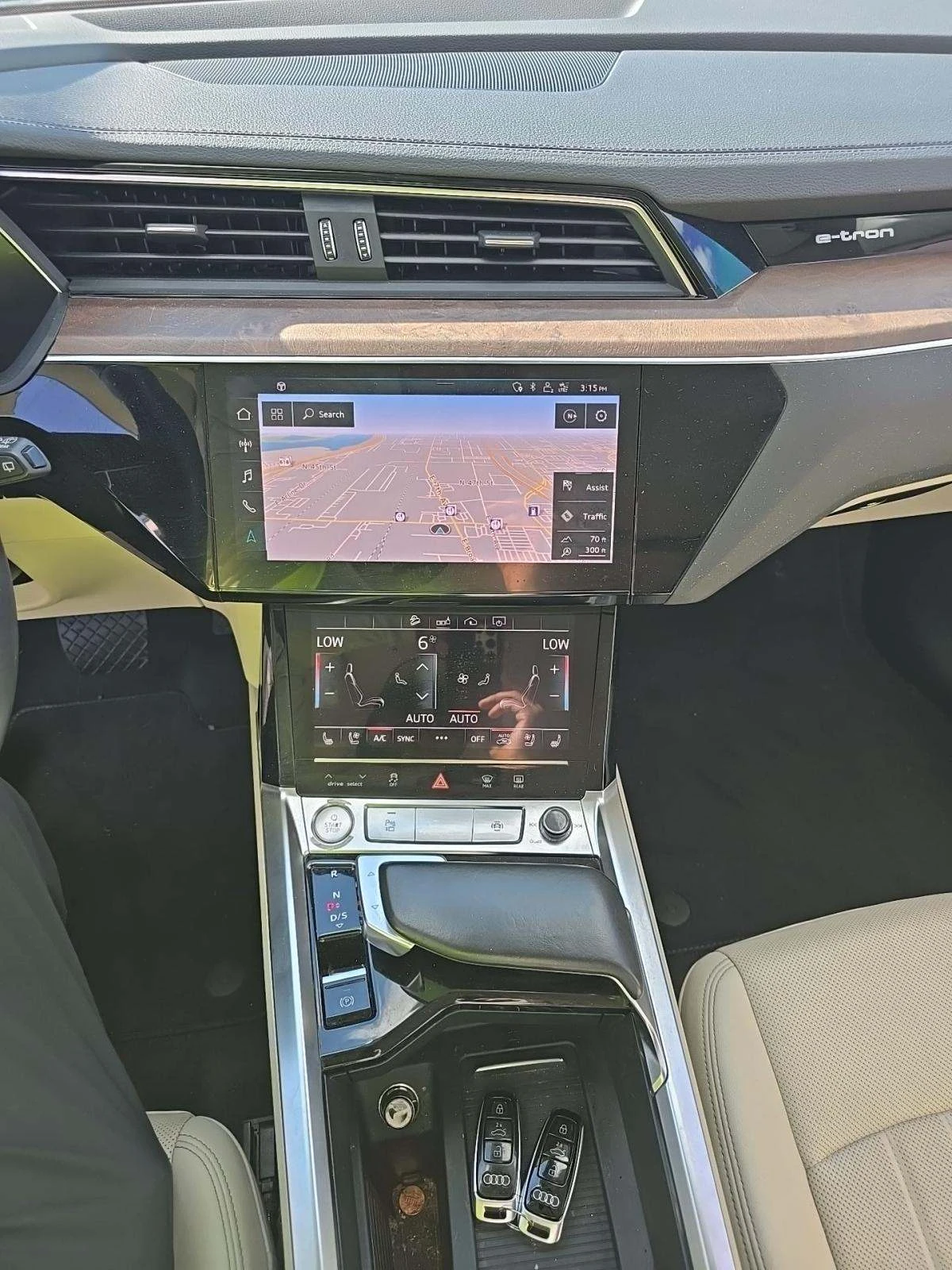 Audi E-Tron Premium Plus - изображение 7