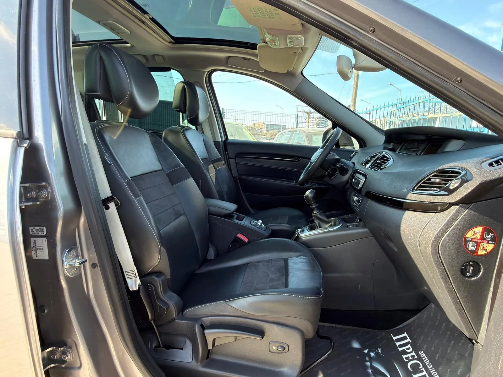 Renault Scenic 1.6dCi - BOSE, снимка 10 - Автомобили и джипове - 53738294