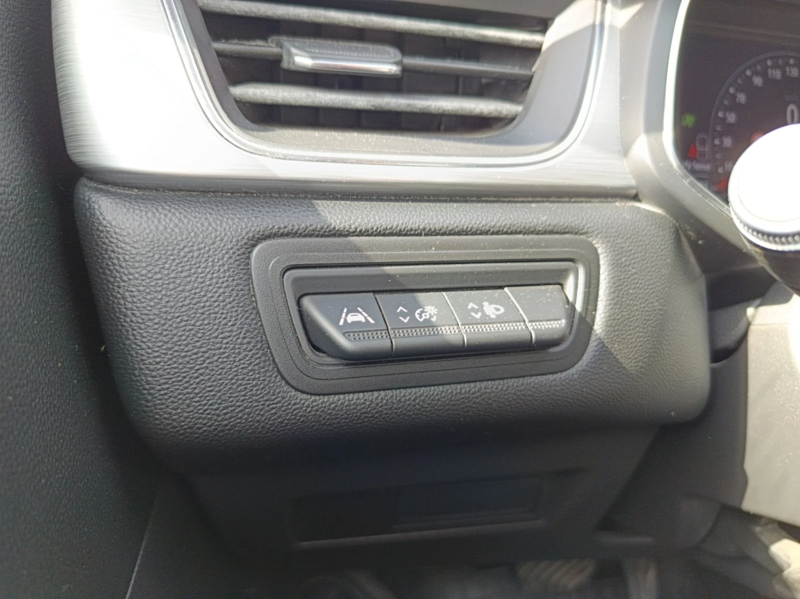 Renault Captur, снимка 10 - Автомобили и джипове - 53801101