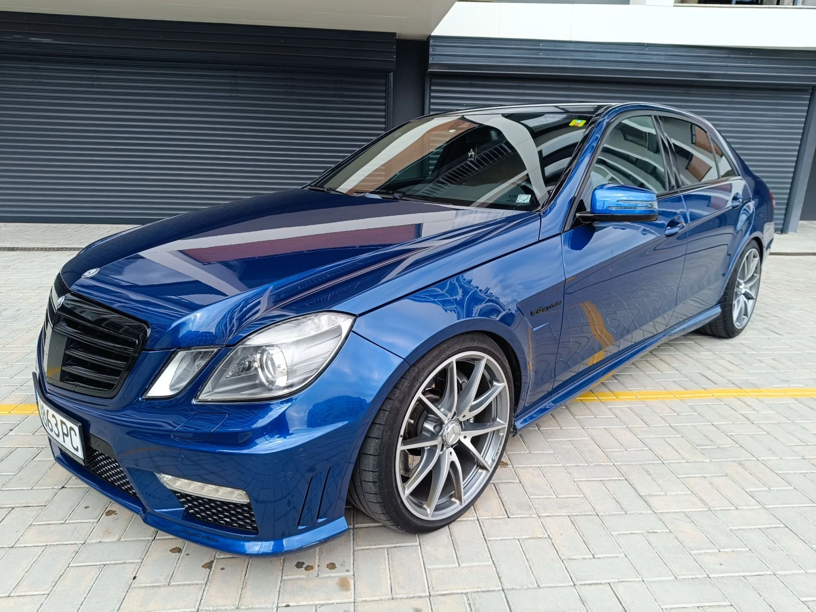 Mercedes-Benz E 63 AMG E 63 AMG Bang&Olufsen Швейцария Нов Внос , снимка 5 - Автомобили и джипове - 53926078