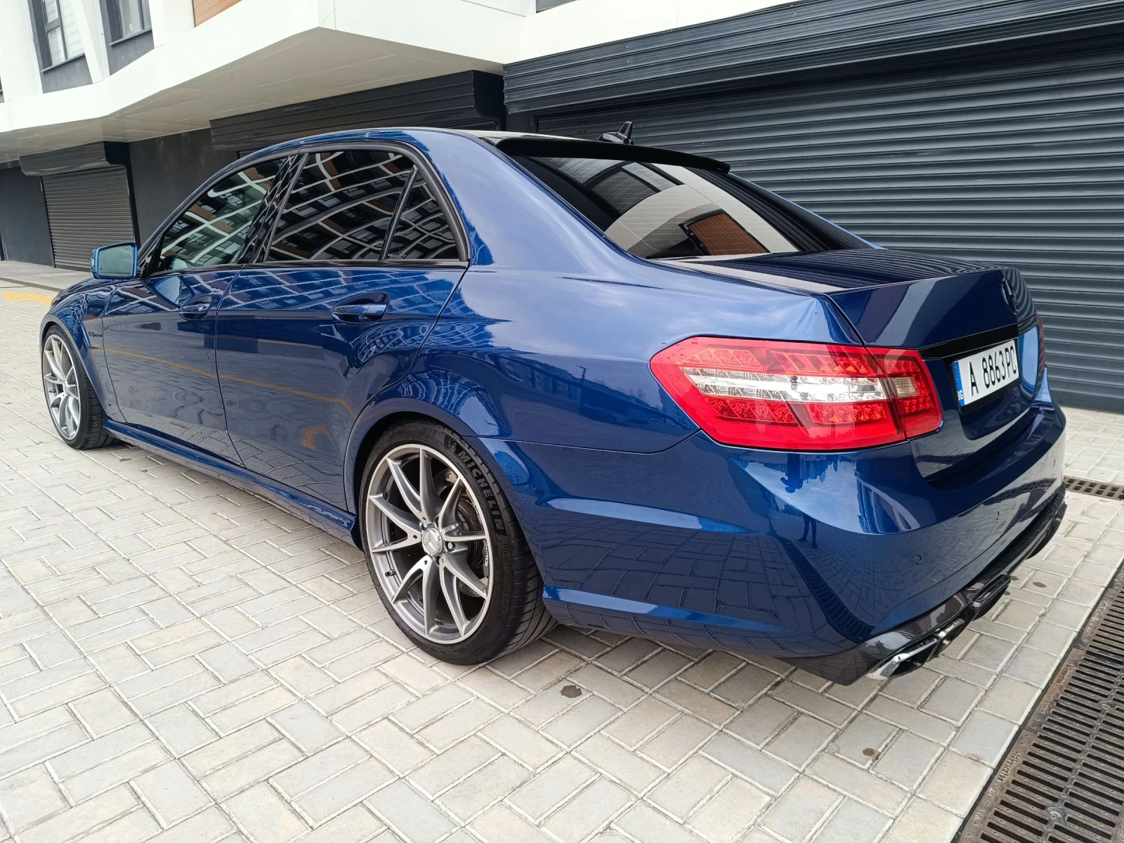 Mercedes-Benz E 63 AMG E 63 AMG Bang&Olufsen Швейцария Нов Внос , снимка 2 - Автомобили и джипове - 53926078