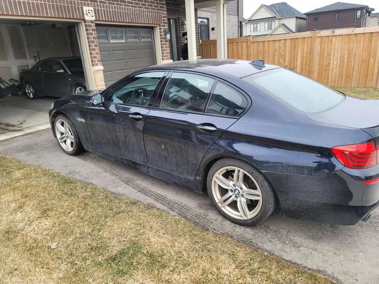 BMW 535 xDrive / CARFAX/CAMERA/LANE ASSIST/HARMON KARDON , снимка 2 - Автомобили и джипове - 53866802