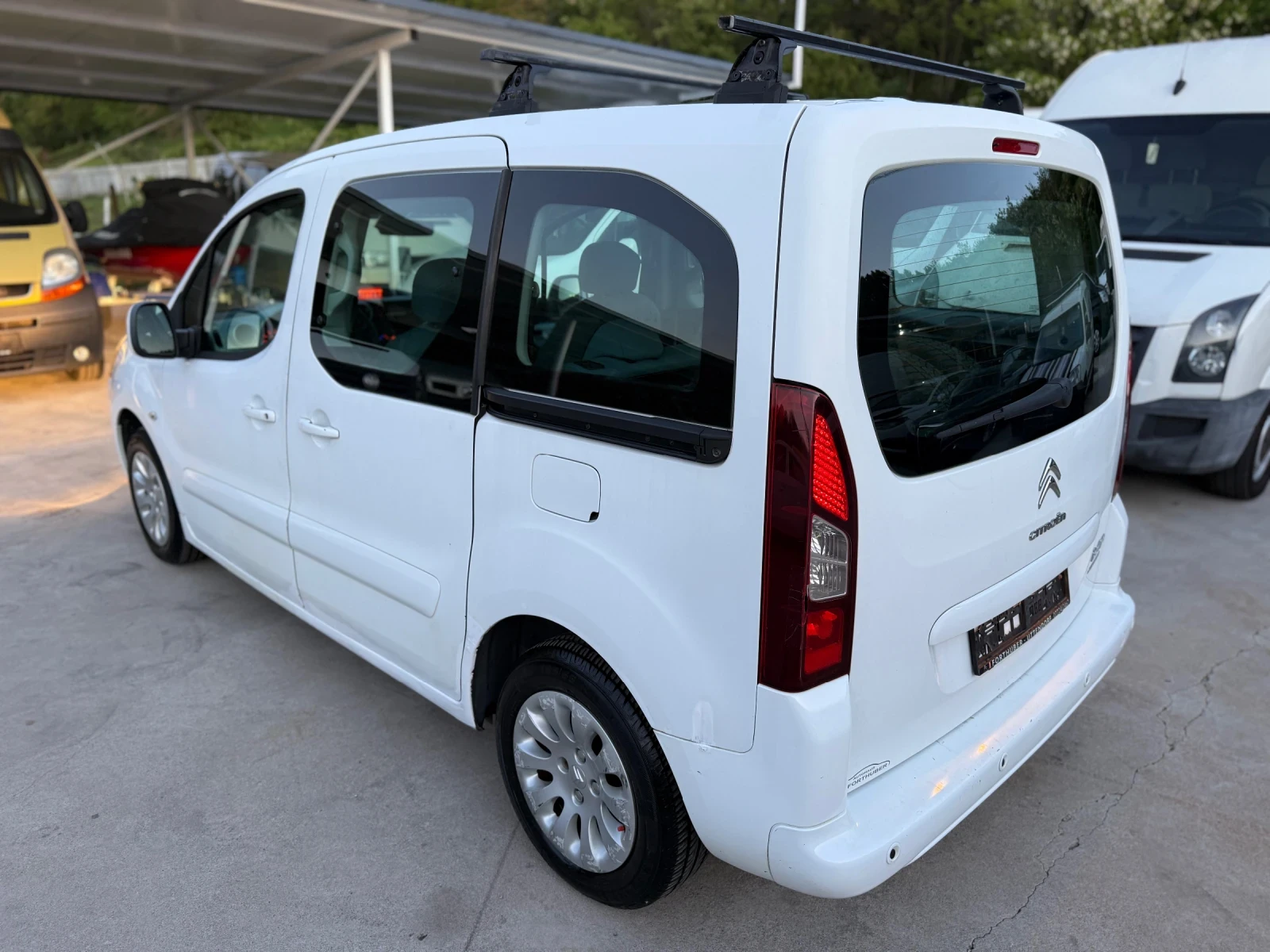 Citroen Berlingo 1.6E-HDI АВТОМАТИК 2 БРОЯ, снимка 7 - Автомобили и джипове - 54626554
