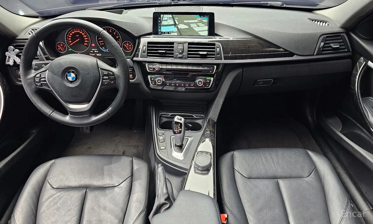 BMW 320 I, снимка 7 - Автомобили и джипове - 54735298