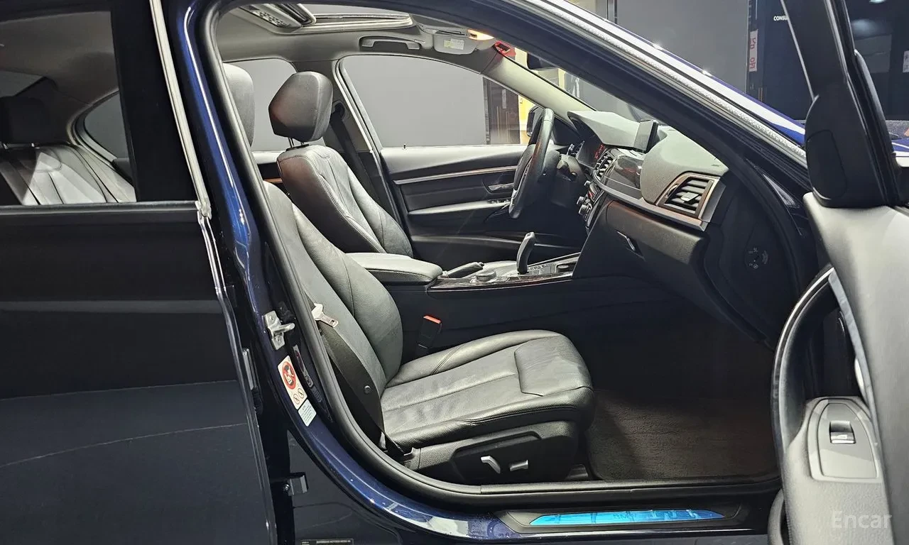 BMW 320 I, снимка 11 - Автомобили и джипове - 54735298