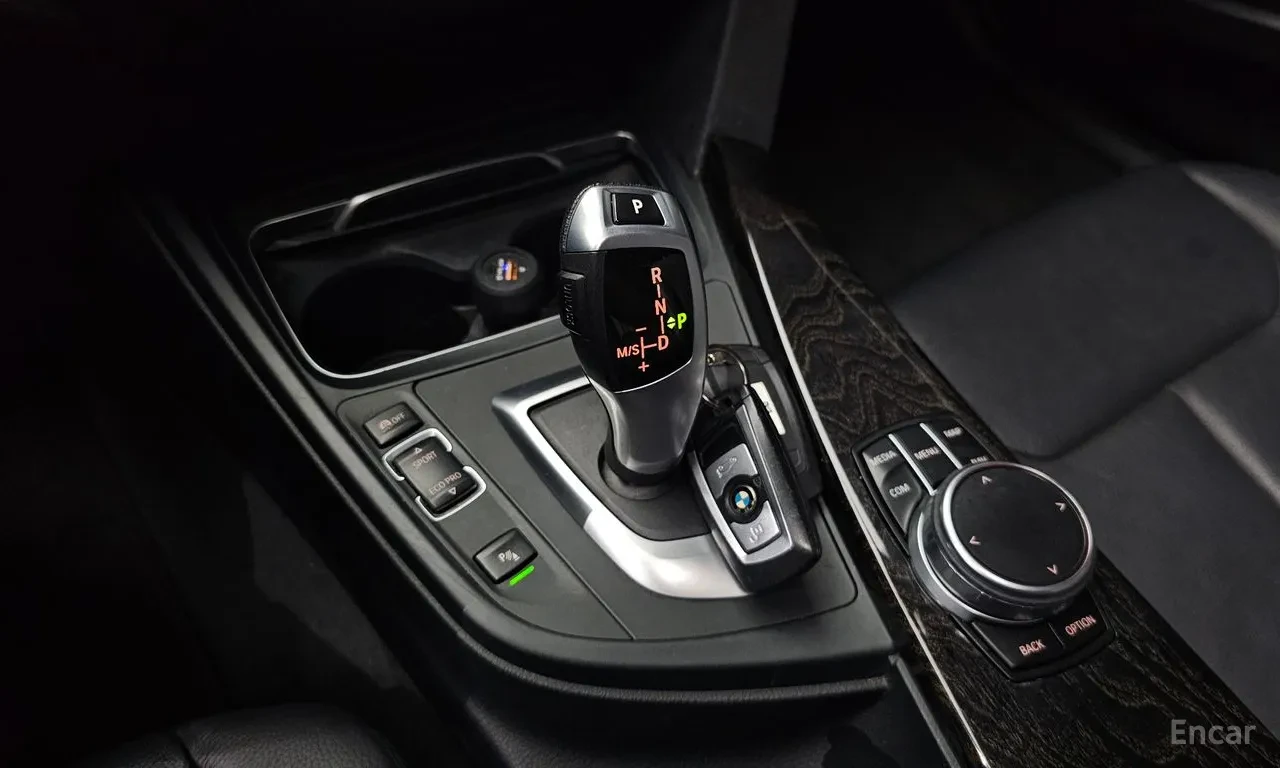 BMW 320 I, снимка 9 - Автомобили и джипове - 54735298