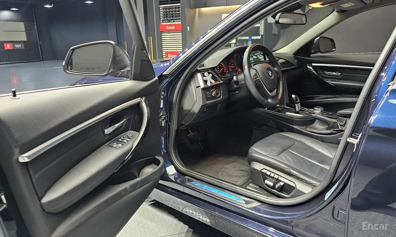 BMW 320 I, снимка 10 - Автомобили и джипове - 54735298