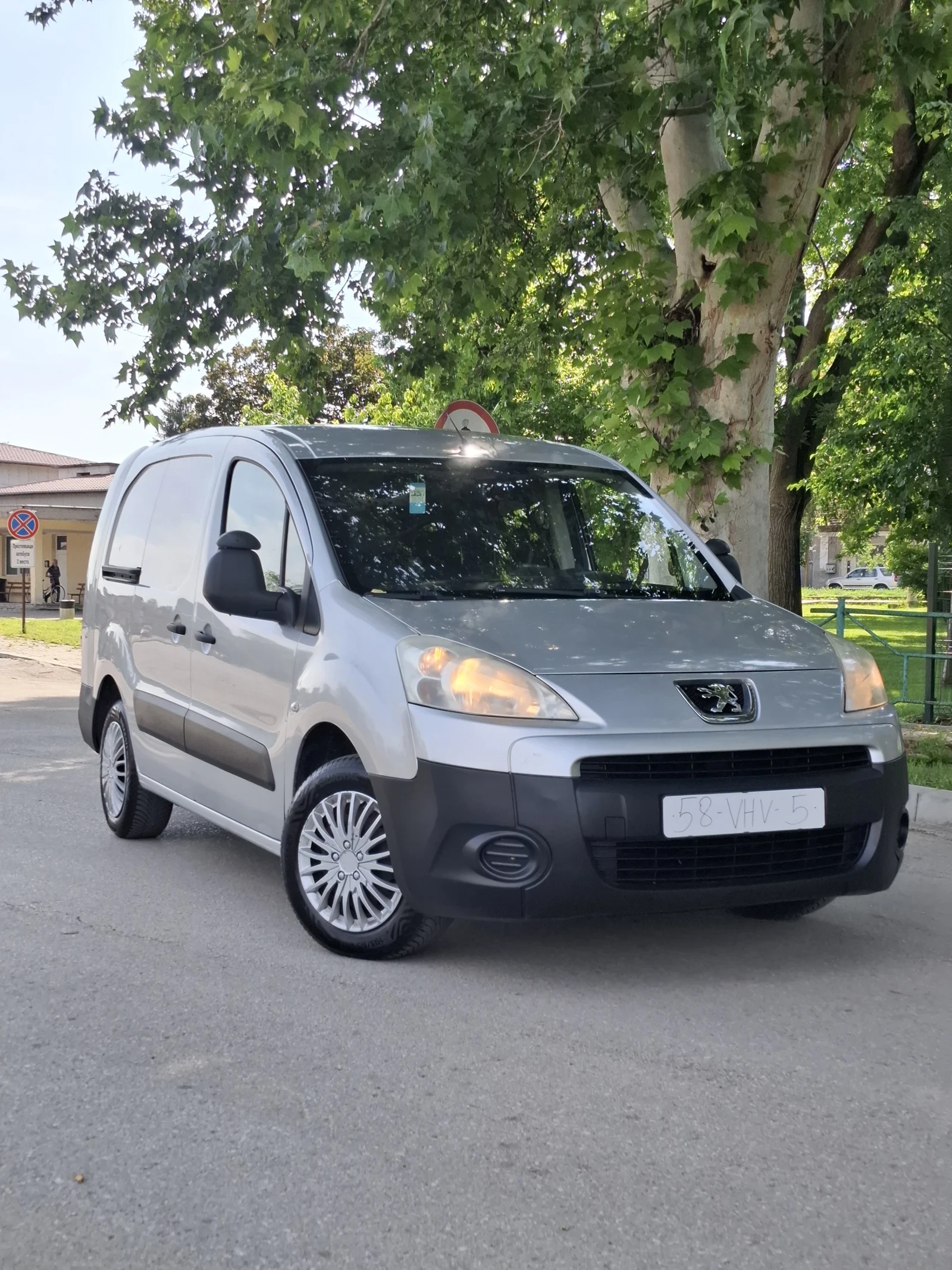 Peugeot Partner 1.6 hdi Maxi, снимка 3 - Автомобили и джипове - 54766014