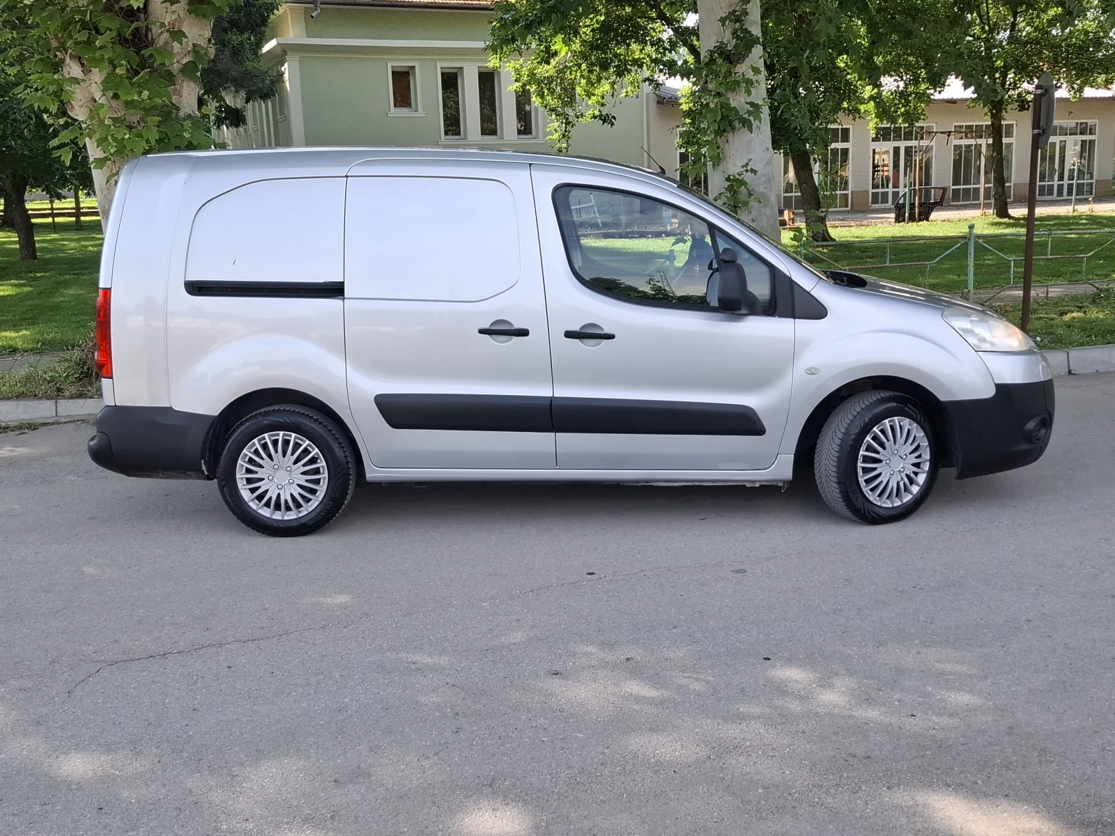 Peugeot Partner 1.6 hdi Maxi, снимка 4 - Автомобили и джипове - 54766014