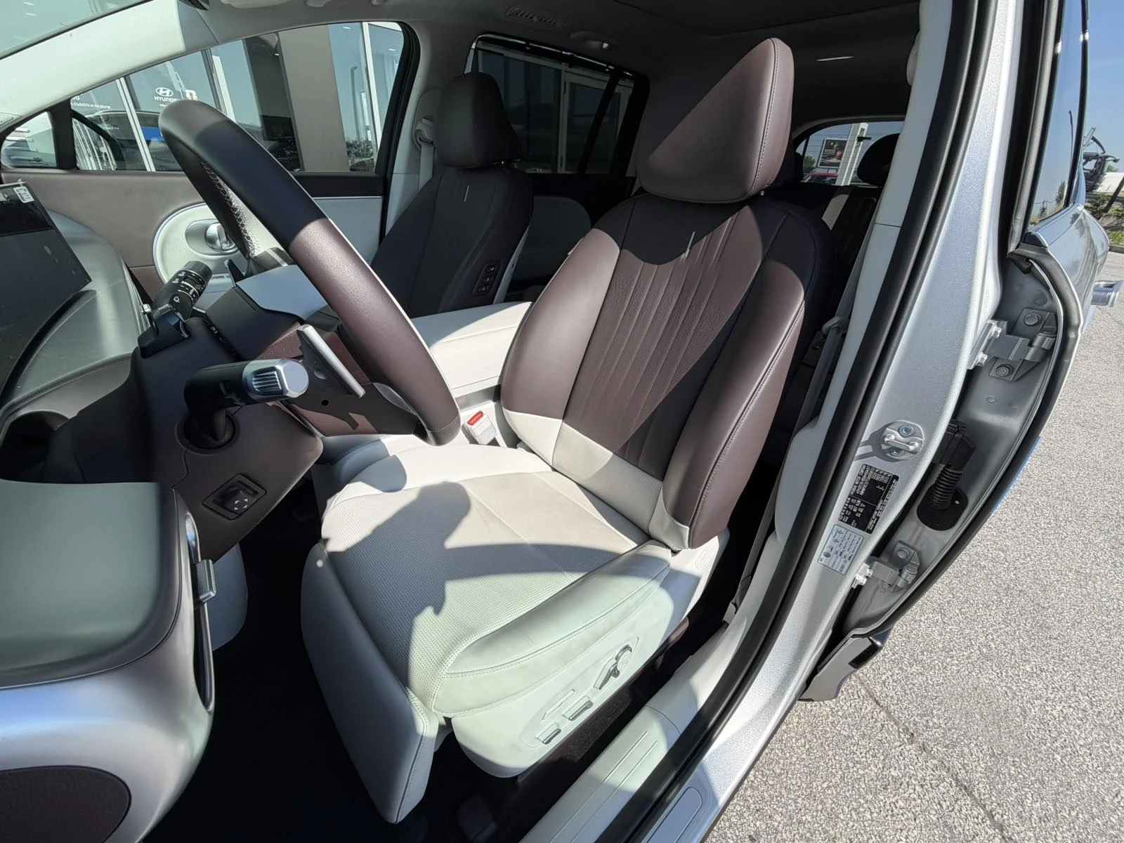 Hyundai IONIQ 9  Calligraphy Performance Sunroof EV, снимка 11 - Автомобили и джипове - 54879124