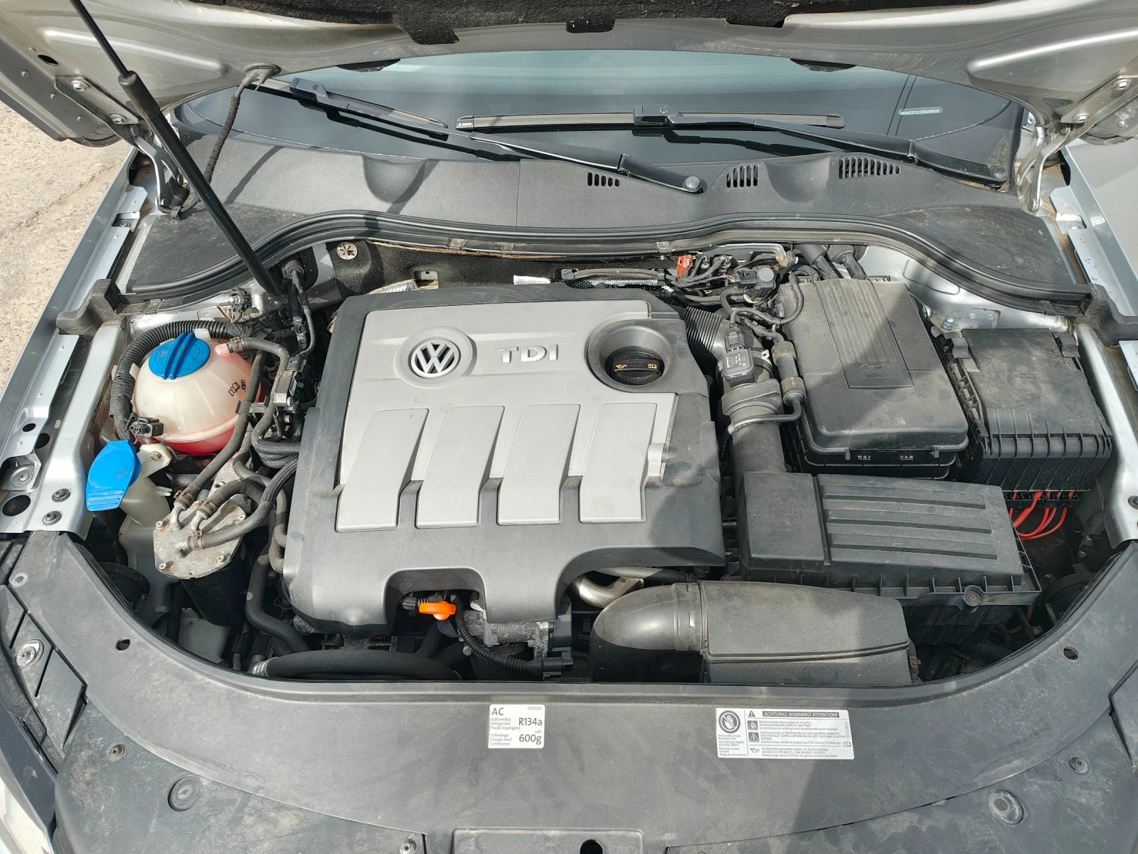 VW Passat, снимка 15 - Автомобили и джипове - 54886659