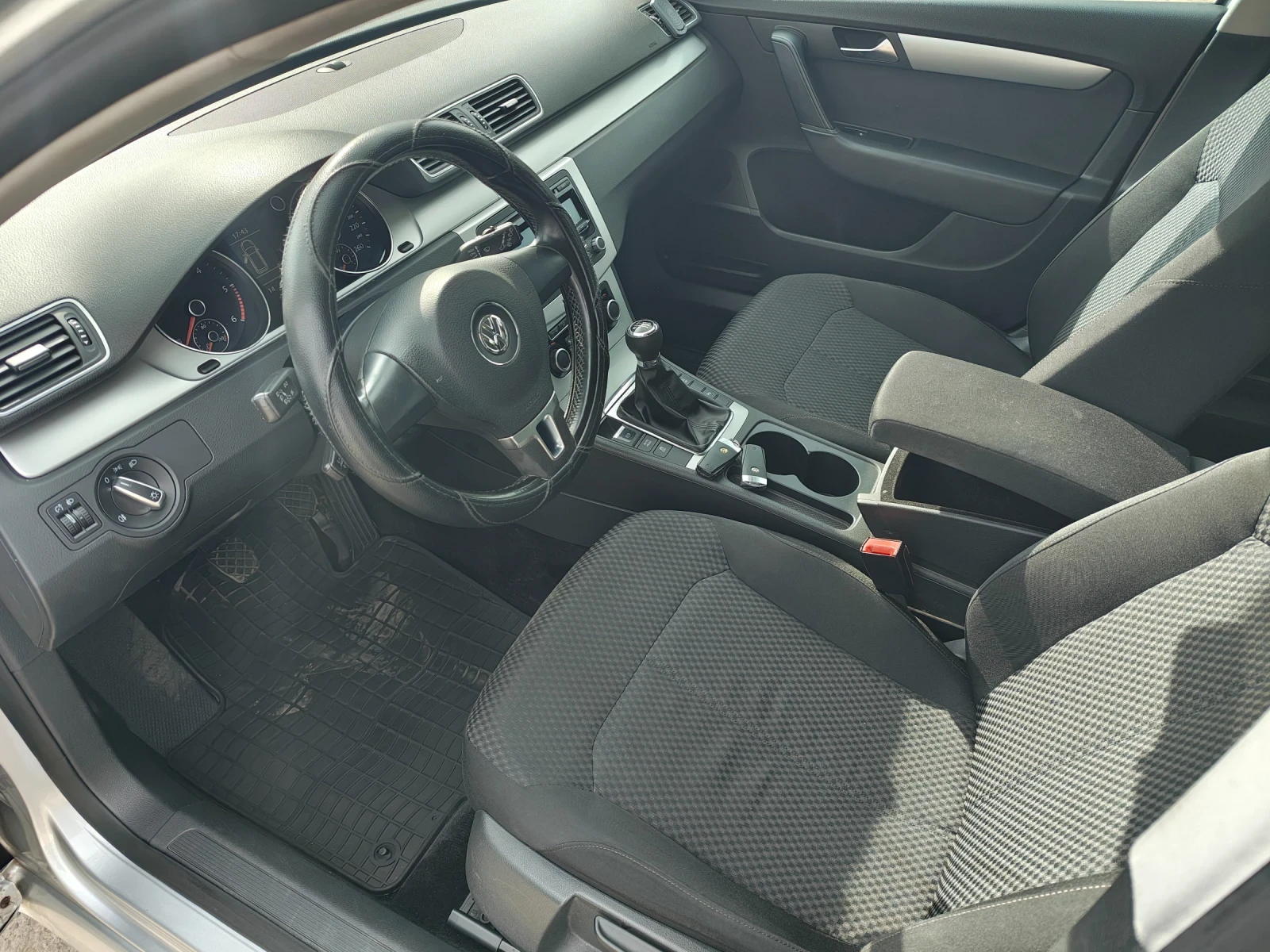 VW Passat, снимка 10 - Автомобили и джипове - 54886659